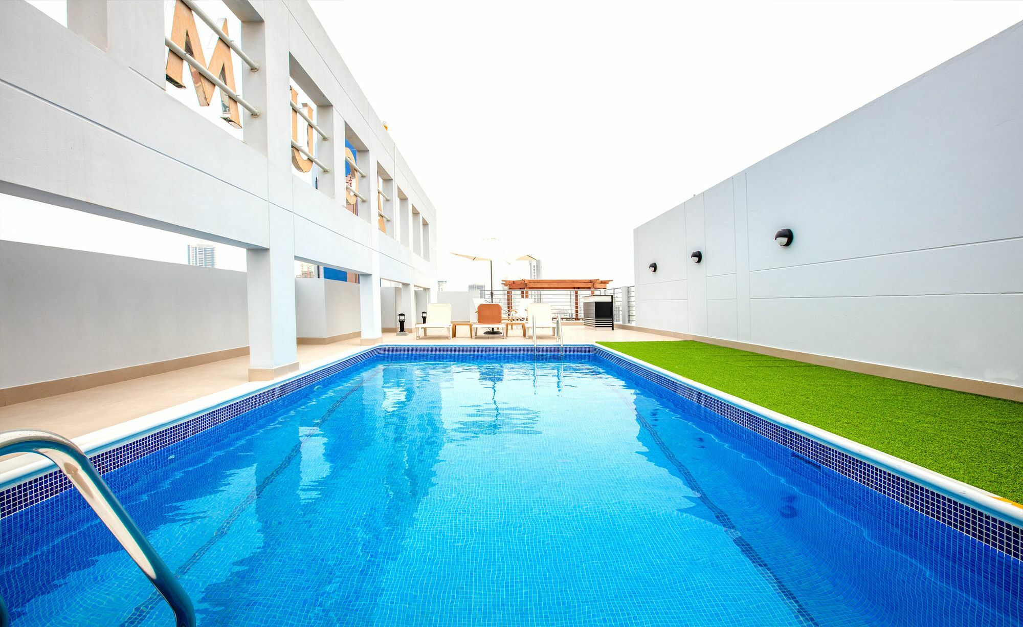 Loumage Suites And Spa Manama Exterior foto